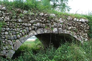 Resti del ponte romano sul Tanagro
in località Difesa